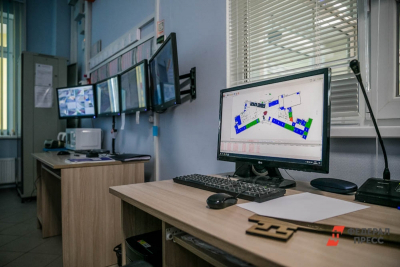 Сотрудницы охраны красноярской школы, где произошел пожар, отправлены под домашний арест
