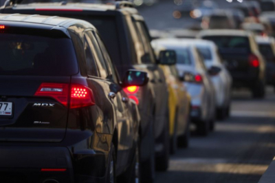 Столичным водителям неожиданно посоветовали пересесть на метро