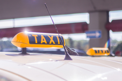 В Москве в центре массово появились таксисты-бомбилы