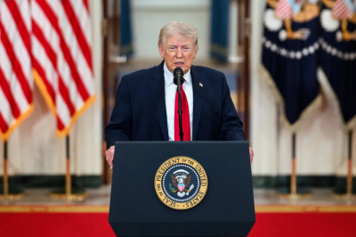 Трамп заявил, что лидеры НАТО признались ему в любви