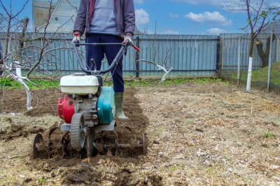 Подготовка мотоблока к весне: 5 шагов &mdash; масло, сцепление и настройка плуга