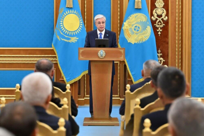 Токаев поздравил работников транспортной отрасли
