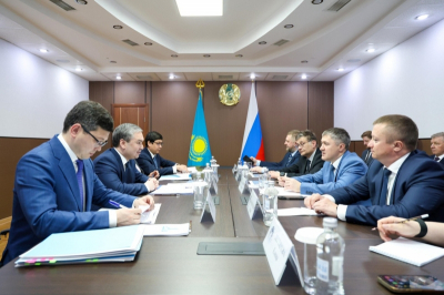 Укрепление связей с Казахстаном: Дмитрий Махонин провел переговоры в Астане