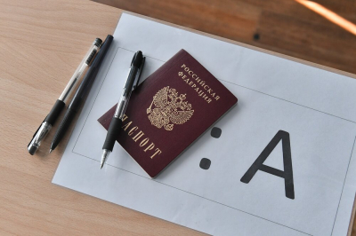 Рособрнадзор: на ЕГЭ в 2026 году можно взять гелевую ручку, воду и перекус