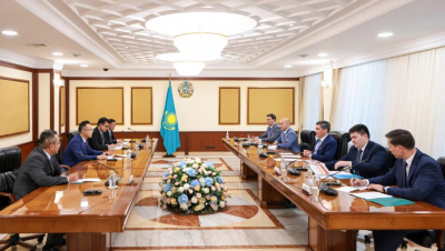 Бектенов обсудил с главой китайской компании добычу газу в Казахстане
