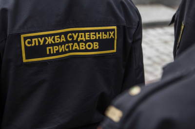 Французский клуб уволил саратовского хоккеиста из-за обмана детей