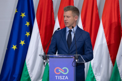 Мадьяр призвал не допустить выезд за границы Венгрии соратников Орбана