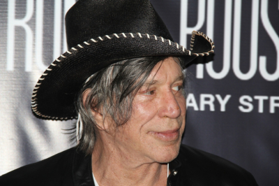 Помогал Украине, обнищал и стал бездомным: как сейчас живет Микки Рурк