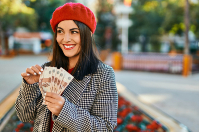 Гороскоп на май-2026 для Льва: как не прогореть в деньгах и любви