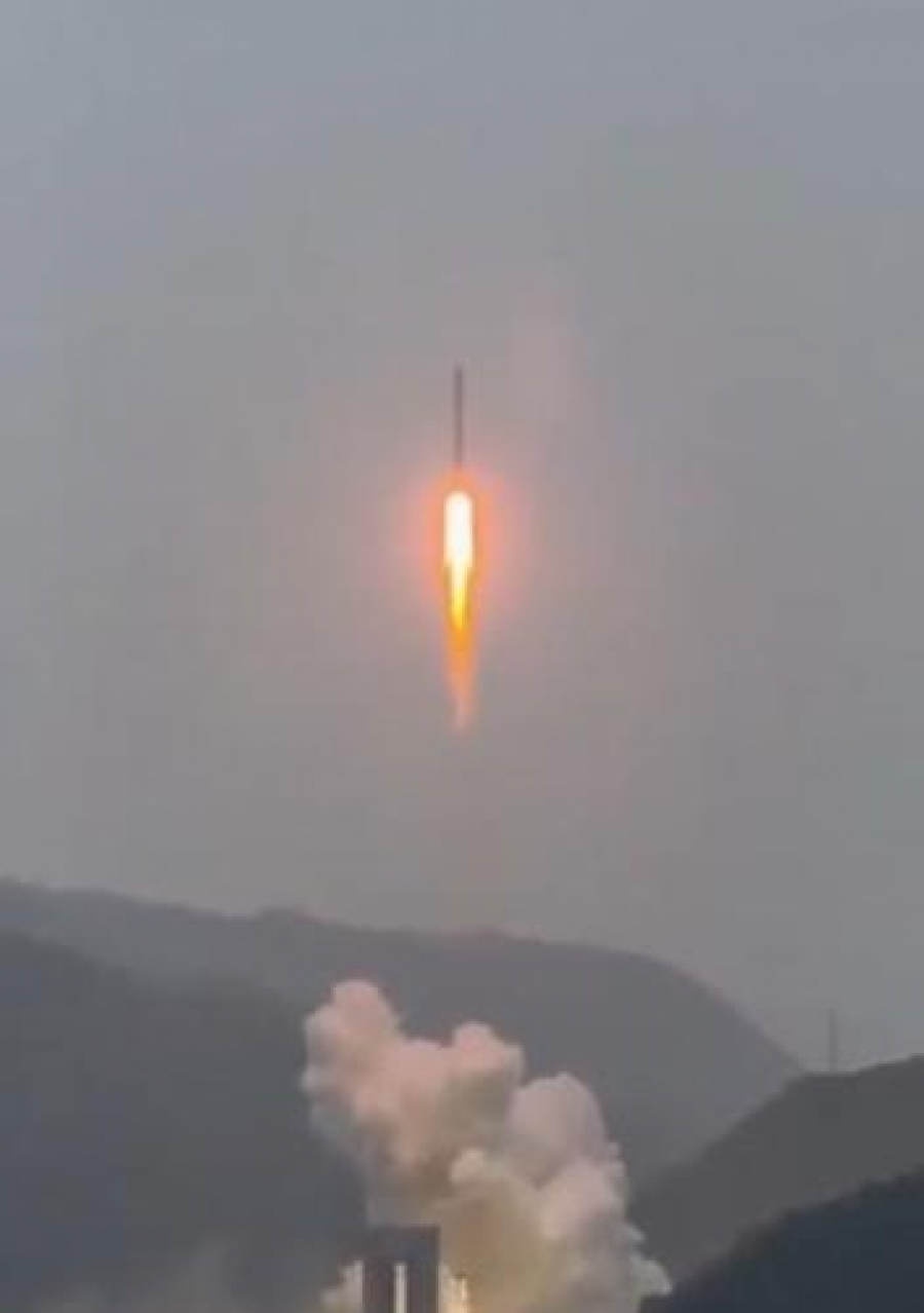 Молния ударила в ракету &laquo;Чанчжэн-3B&raquo; во время старта в Китае