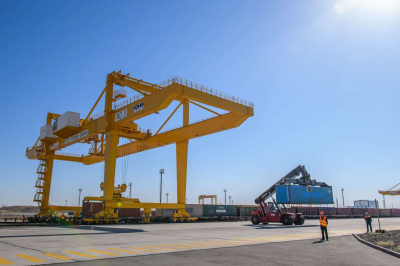 Строительство контейнерного хаба в порту Актау взято на особый контроль
