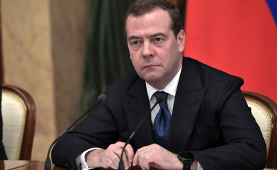 Медведев опроверг сообщения о конфискации банковских вкладов
