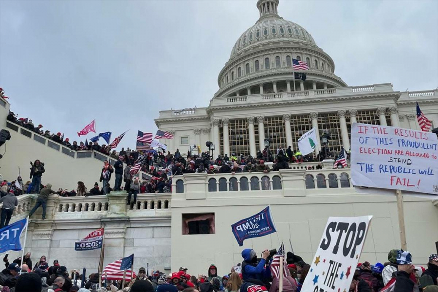 &laquo;Они били меня дубинкой&raquo;: суд отказался наказывать полицейских за избиение участницы штурма Капитолия