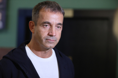 Скандал с Варшавером, срок на Украине, Пугачева: как живет Дмитрий Певцов