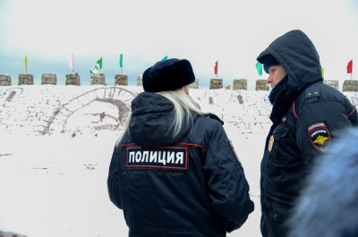 Пьяный хозяин пригрозил гостю убийством кирпичом в селе под Рязанью