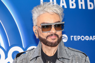 Киркорова едва не сбили с ног журналисты